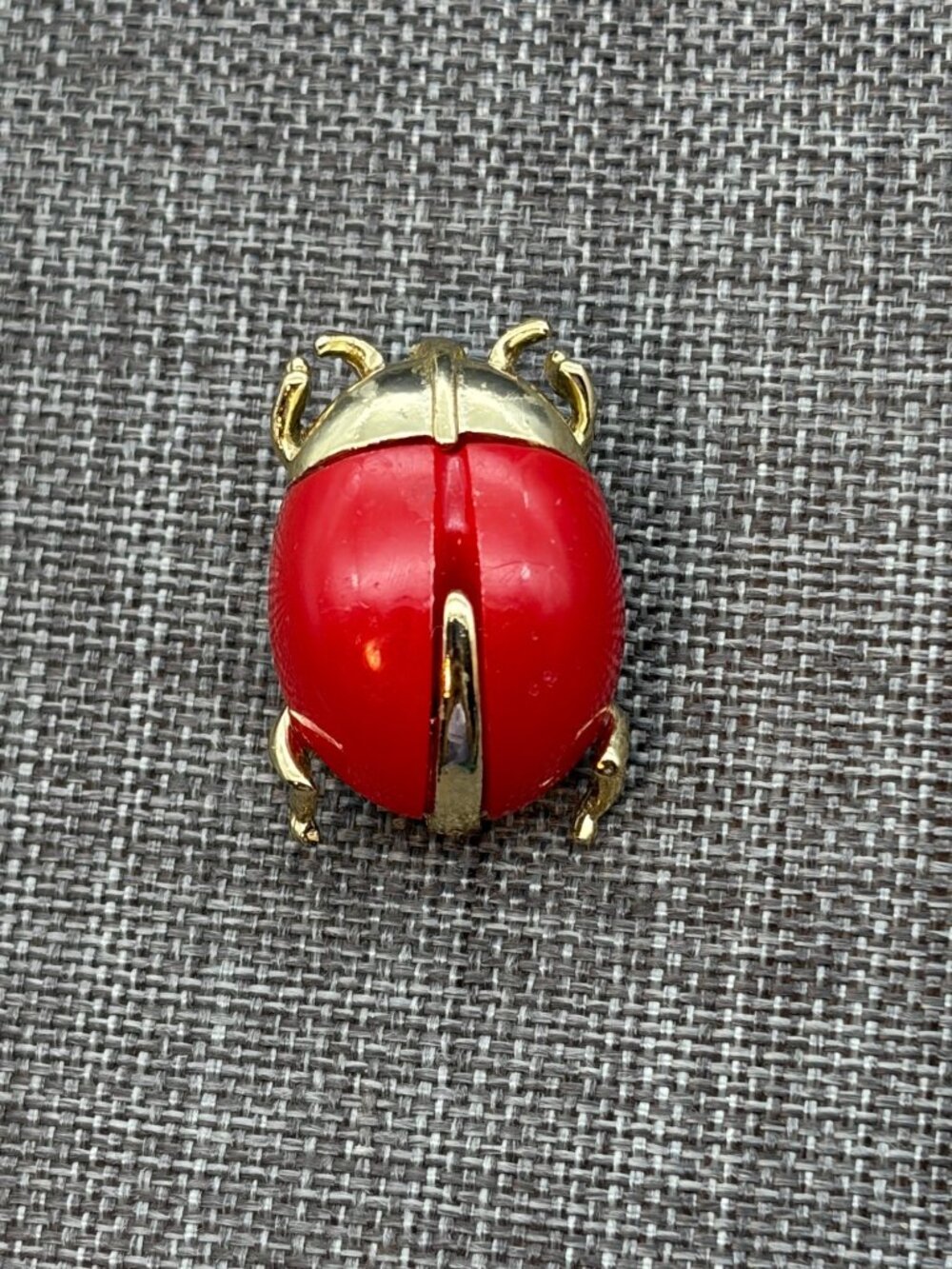 Sarah Coventry Bug-A-Boo Brooch Pin 1 In Red Lucite Gold Ladybug Bug